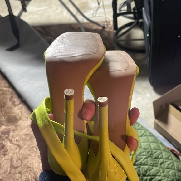 Neon yellow leather lace ups - Picture 5 of 6